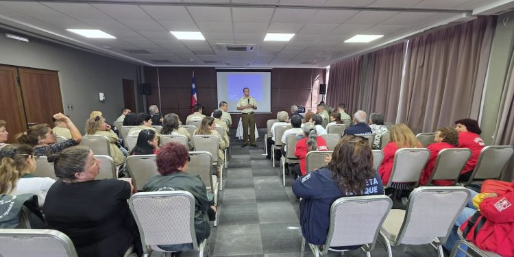 Carabineros realizó reunión con dirigentes vecinales