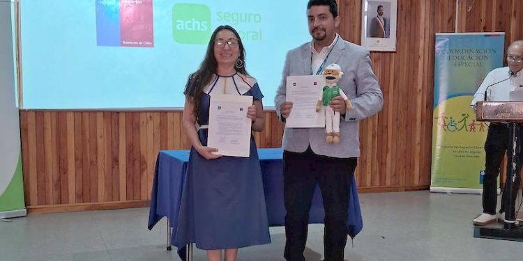 Mineduc Tarapacá y ACHS firmaron convenio para fortalecer la inclusión y el bienestar en comunidades educativas