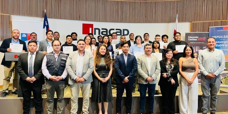 Ministerio de Energía, AgenciaSE e INACAP finalizan el curso “Instalaciones Domiciliarias de Infraestructura de Recarga para Vehículos Eléctricos” en Tarapacá