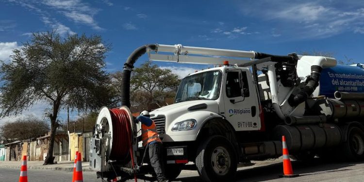 Aguas del Altiplano supera metas de mantención de colectores en Iquique y Alto Hospicio
