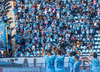 Deportes Iquique regresa a la Primera B tras perder 3-2 con U. de Chile / Hinchada celeste: Un 7