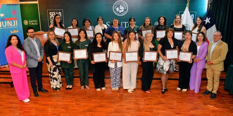 Santo Tomás, Collahuasi y JUNJI impulsan formación en Autismo en Tarapacá