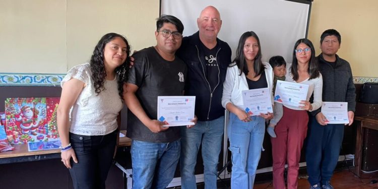 Residencia Familiar Estudiantil cierra su ciclo 2025 destacando el compromiso de estudiantes y familias tutoras