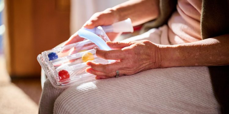 Nuevo estudio revela que la fibrosis pulmonar en Chile se ha triplicado en dos décadas y proyecta un aumento sostenido hasta 2035