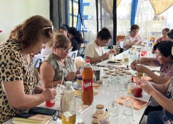 Mujeres de Taltal se capacitan en la transformación de aceite usado mediante innovadora tecnología de economía circular