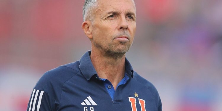 Entrenador de la “U” anunció su retiro tras el término del Campeonato Itaú 2025