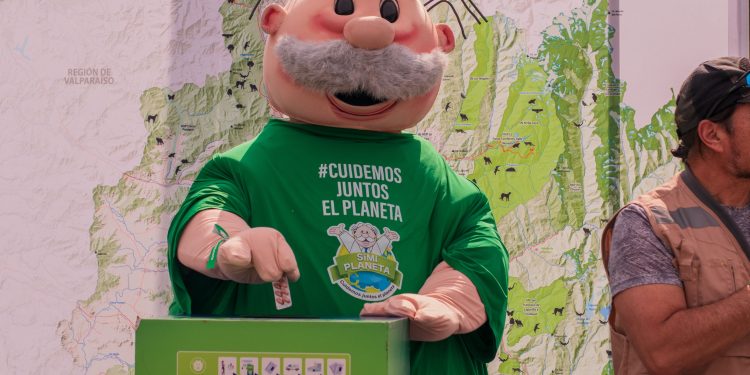 “Punto Desecha Seguro”: La revolucionaria iniciativa de Dr. Simi para gestionar medicamentos caducados 