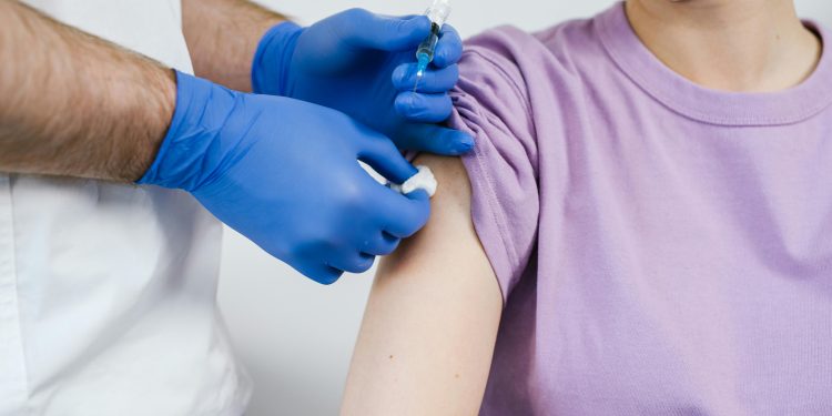 ¿Qué es la nueva “supergripe” H3N2? Lo que tenemos que saber para estar protegidos