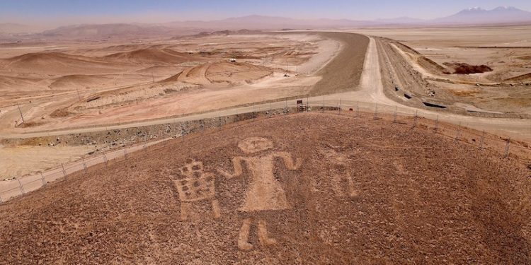 Expertos denuncian mala ejecución en restauración de Geoglifos de Talabre
