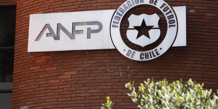 ANFP dio un «portazo» a Deportes Iquique y Unión Española: Jugarán en la Primera B
