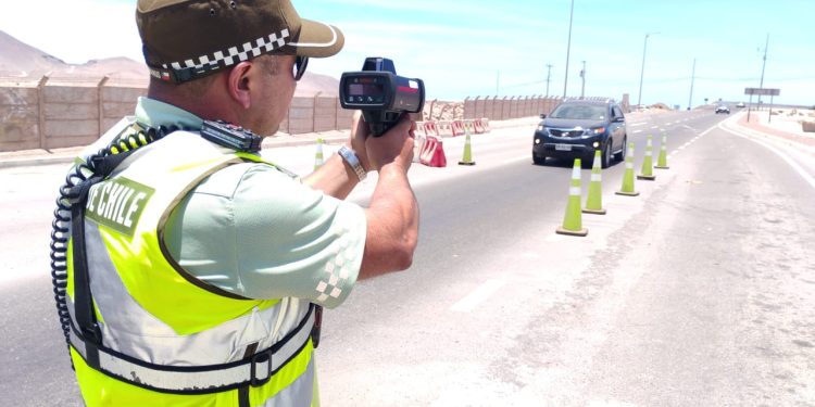 Balance de Carabineros: 20 detenidos por delitos asociados a conducción bajo la influencia de drogas o alcohol