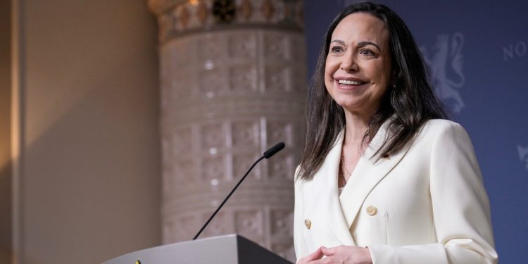 María Corina Machado reaparece en Oslo tras meses en clandestinidad y realiza rueda de Prensa