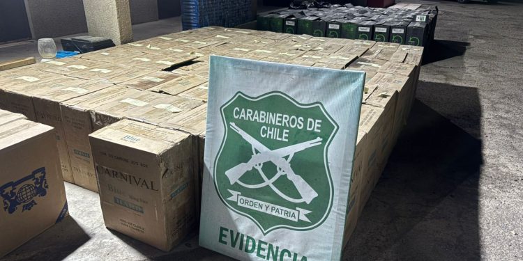 Carabineros detiene a infractor por contrabando de cigarrillos en Ruta 5 Norte