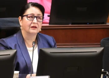 Universidad Andrés Bello reconoce a Dorothy Pérez como Figura del Año en Premio al Mérito 2025