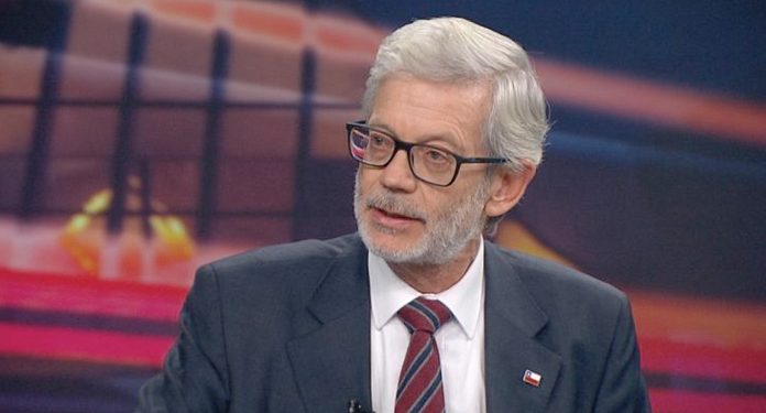 Juan Andrés Fontaine: “Economía chilena puede crecer más allá del 3% en 2026, especialmente con un shock de confianza”