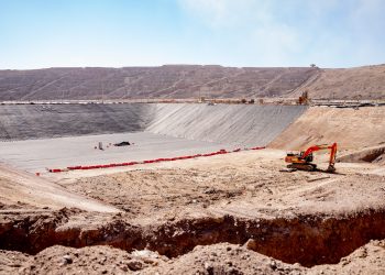 Lomas Bayas invierte US$16 millones en infraestructura crítica de contención