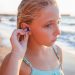 Consejos para evitar infecciones auditivas en temporada de playa y piscina