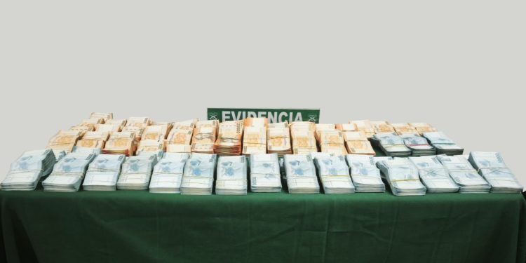Carabineros detiene a boliviano que ingresó por «Paso Ancestral» con $120 millones
