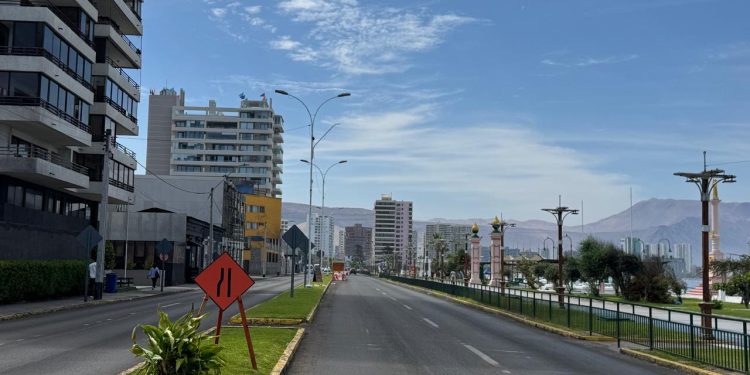 Aguas del Altiplano renovará colector de aguas servidas ubicado en Avenida Arturo Prat de Iquique
