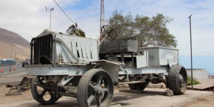 Maquinarias  pampinas trasladadas a Oficina Salitrera Humberstone para rehabilitación y resguardo