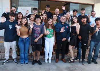 Estudiantes destacados en la PAES 2025 celebran su trayectoria educativa junto a autoridades de Tarapacá