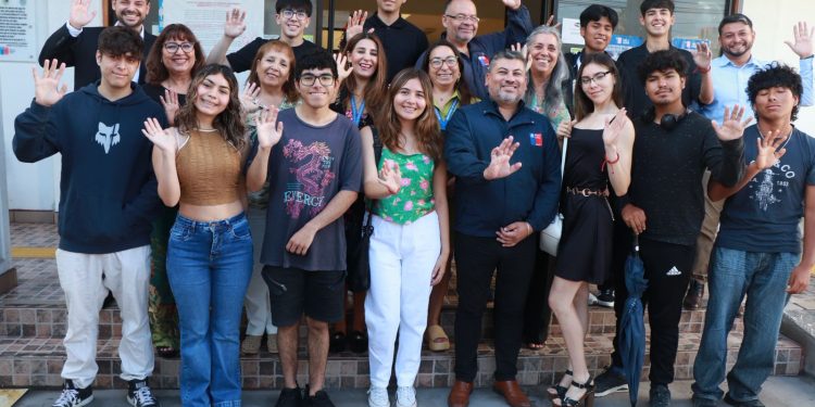 Estudiantes destacados en la PAES 2025 celebran su trayectoria educativa junto a autoridades de Tarapacá