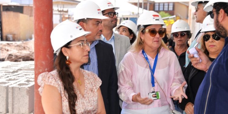 Ministro de Educación visitó obra que ampliará la cobertura de educación parvularia en Alto Hospicio