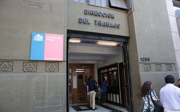 Dirección del Trabajo emite dictamen sobre deberes y derechos laborales durante incendios forestales y catástrofes