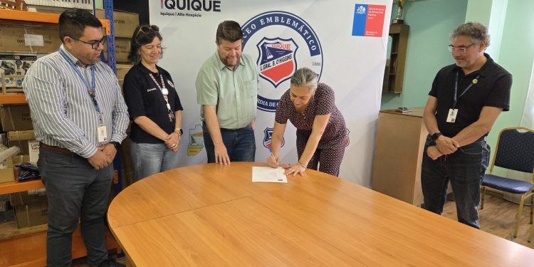 Mineduc Tarapacá entrega insumos pedagógicos al Liceo Emblemático Bernardo O’Higgins de Iquique