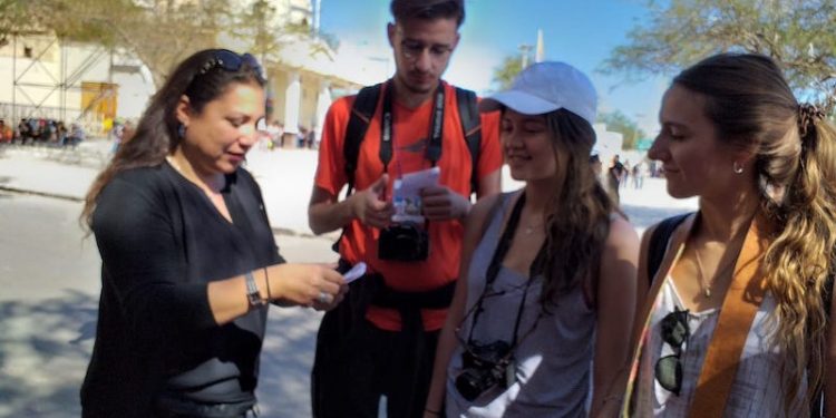 Profundo pesar por fallecimiento de Claudia Yáñez