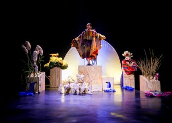 Obra “Cosmoandina” finalizará su gira por Chile con función gratuita en el Teatro Municipal de Iquique