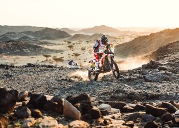 Dakar 2026: Nacho Cornejo responde al desafío de abrir pista y suma un buen arranque
