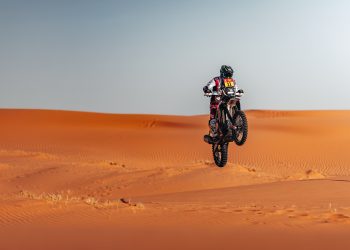Nacho Cornejo cierra una sólida primera semana en el Top 5 de la General del Rally Dakar
