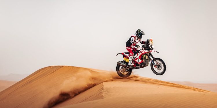 Nacho Cornejo recupera su mejor versión en las dunas de Bisha y firma un Top 5 en el cierre de la Etapa Maratón