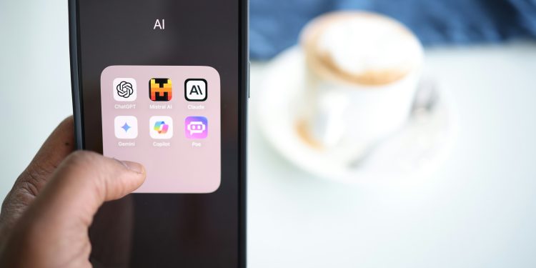 Mercado Laboral: El 74% de los trabajadores en Chile siente confianza en su capacidad para usar la IA en su trabajo