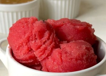 Verano y alimentación saludable: cremas y mantequillas de frutos secos para acompañar frutas de temporada