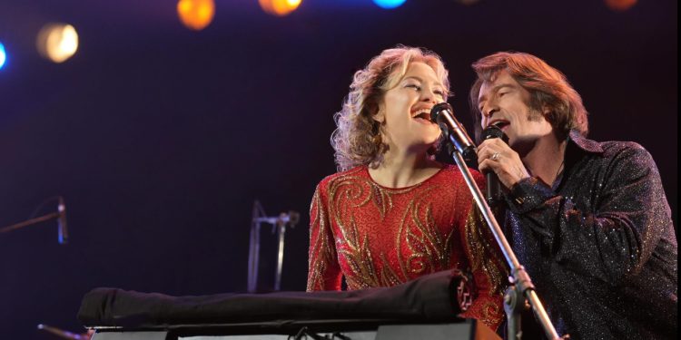 Song Sung Blue, nominada en temporada de premios no se exhibe en Cine de Iquique