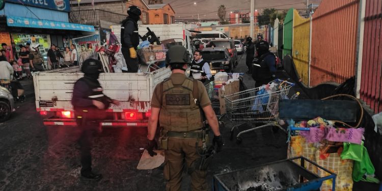 Carabineros detuvo a 64 personas este fin de semana