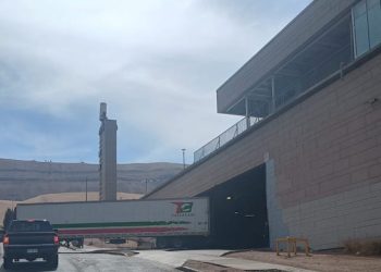 Camiones en el Líder