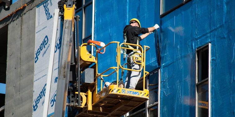 Nuevo decreto que establece normas en seguridad laboral: avances, brechas y riesgos en su implementación