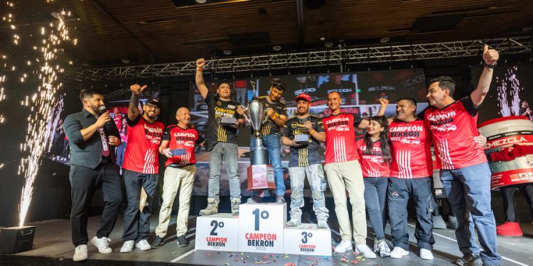 Campeón Bekron: El oficio ceramista recorrió Chile y capacitó a más de 1.100 maestros