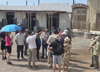 Tres lugares emblemáticos en Salitrera Humberstone visitaron más de 400 turistas que recalaron en Iquique en crucero “Vista”