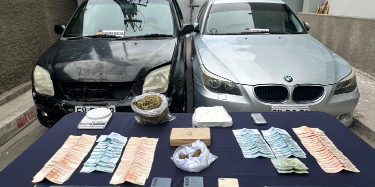 PDI incautó más de 2,5 kilos de drogas en cercanías del Terminal Internacional