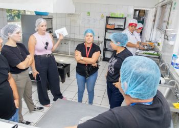 SLEP Iquique realiza mejoramiento de cocinas de colegios públicos