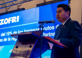 Gobernador de Arica encara a directiva de Zofri y anuncia ofensiva para frenar concesión a 2050