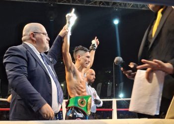 Iquique tiene Campeón Mundial de Boxeo: Pato Carrión venció por nocaut técnico a “La Cobra” Colque