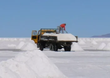 Por qué el agresivo plan económico de India puede beneficiar a Chile y su industria de minerales críticos