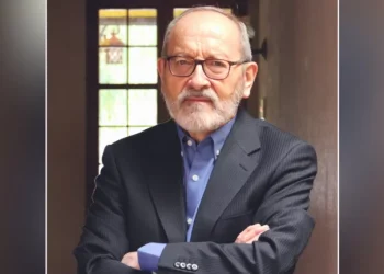 Sergio Muñoz Riveros: “La dictadura cubana está con el agua al cuello”