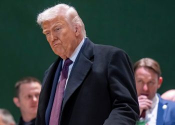 Donald Trump afirma que Alí Jamenei murió y advierte que bombardeos continuarán “por el tiempo que se necesario”