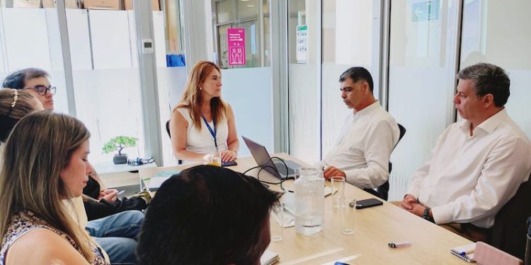 Alianza para acercar la tecnología a niños, niñas y adolescentes de la red